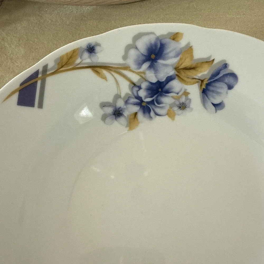 Vintage Home Syle High Quality Porcelain Bowls (2) Flowers 7.75